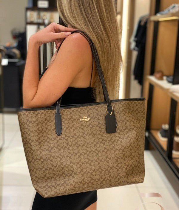 Branded Signature City Tote Bag With Box Edition (CH-1152) - Image 2